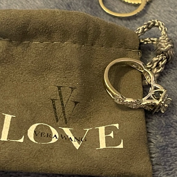 Vera Wang Love Engagement Ring and Bands - Picture 6 of 17